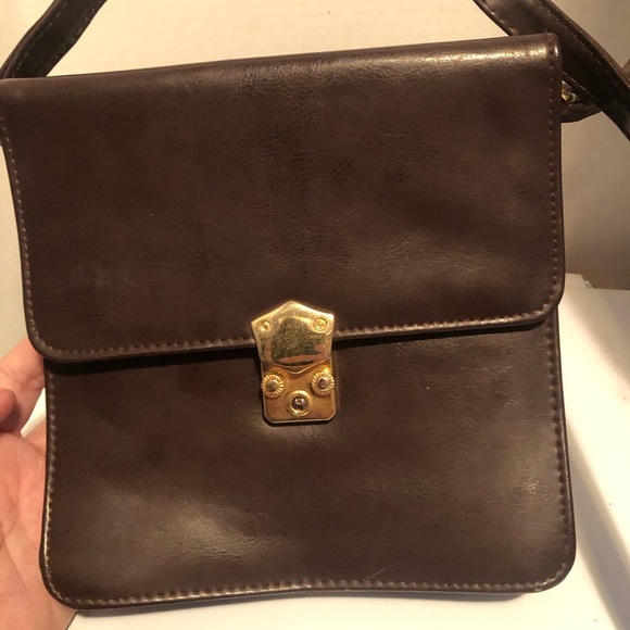 Brown messenger/saddle Bag with Gold Clasp and long adjustable strap-gently used - Picture 1 of 11